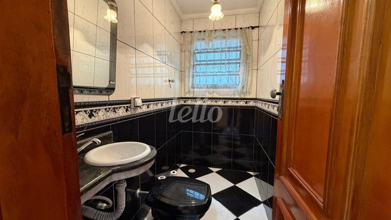 BANHEIRO SUITE MASTER de Casa sobrado com 243 m² em Vila Alpina - São Paulo