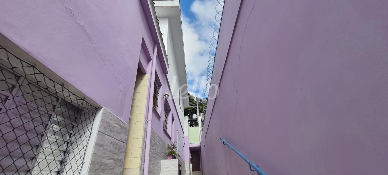 CORREDOR LATERAL de Casa sobrado com 186 m² em Mooca - São Paulo