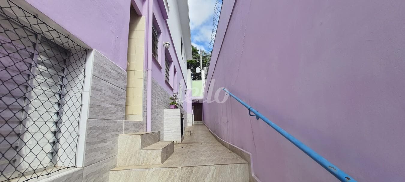 CORREDOR LATERAL de Casa sobrado com 186 m² em Mooca - São Paulo