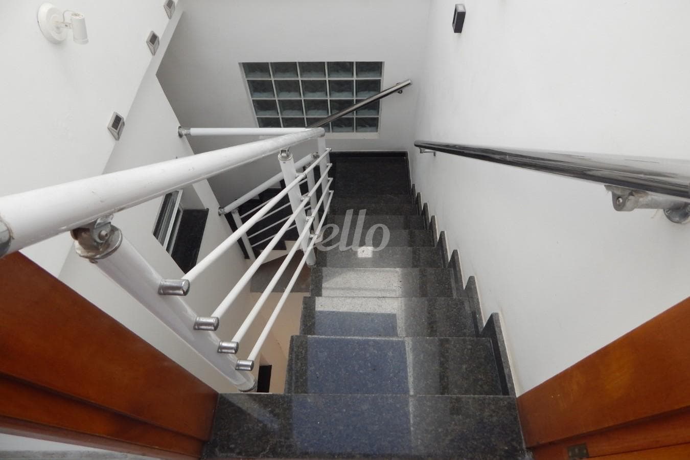 HALL DE ESCADAS de Casa sobrado com 300 m² em Vila Granada - São Paulo
