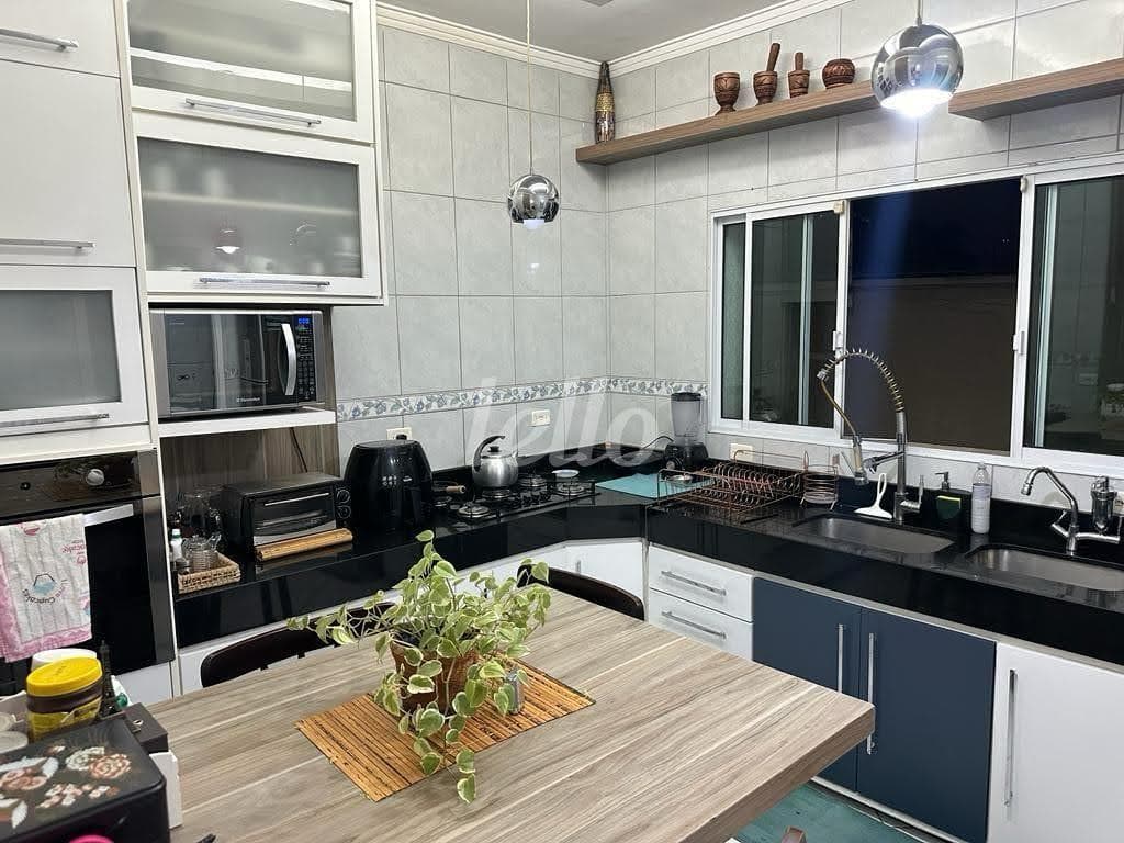 COZINHA de Casa sobrado com 136 m² em Vila Santa Isabel - São Paulo