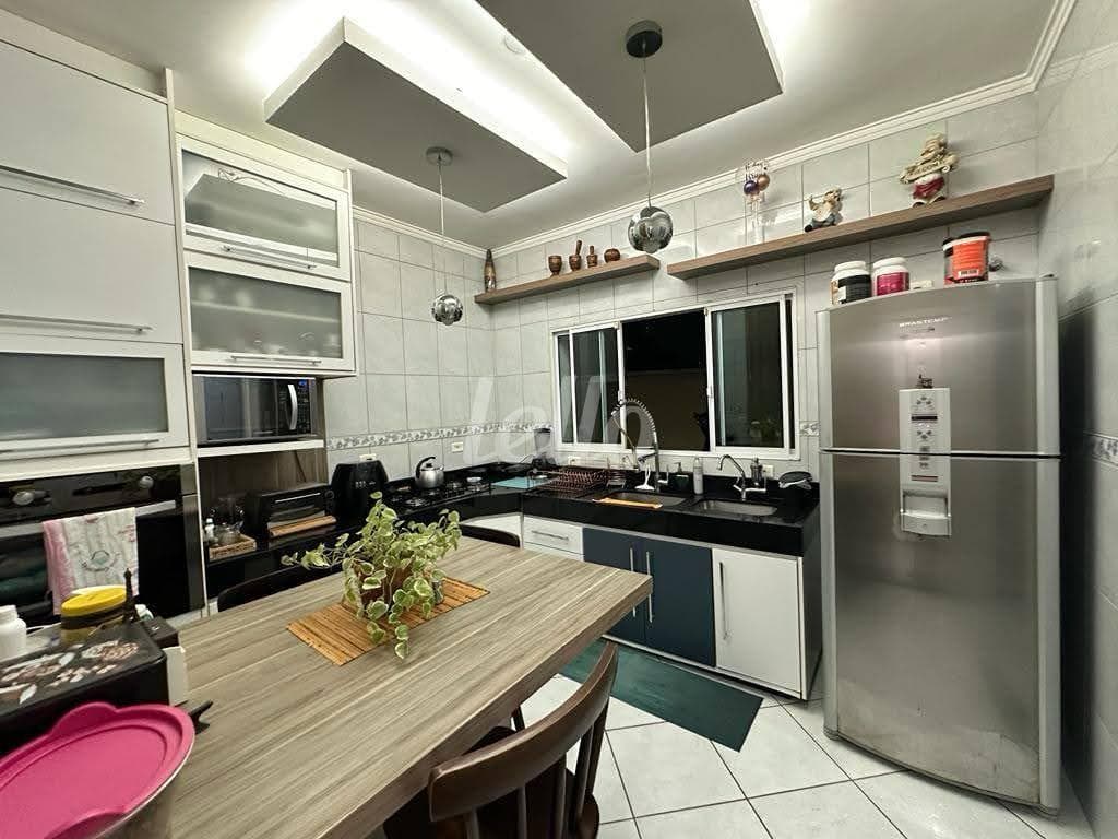 COZINHA de Casa sobrado com 136 m² em Vila Santa Isabel - São Paulo