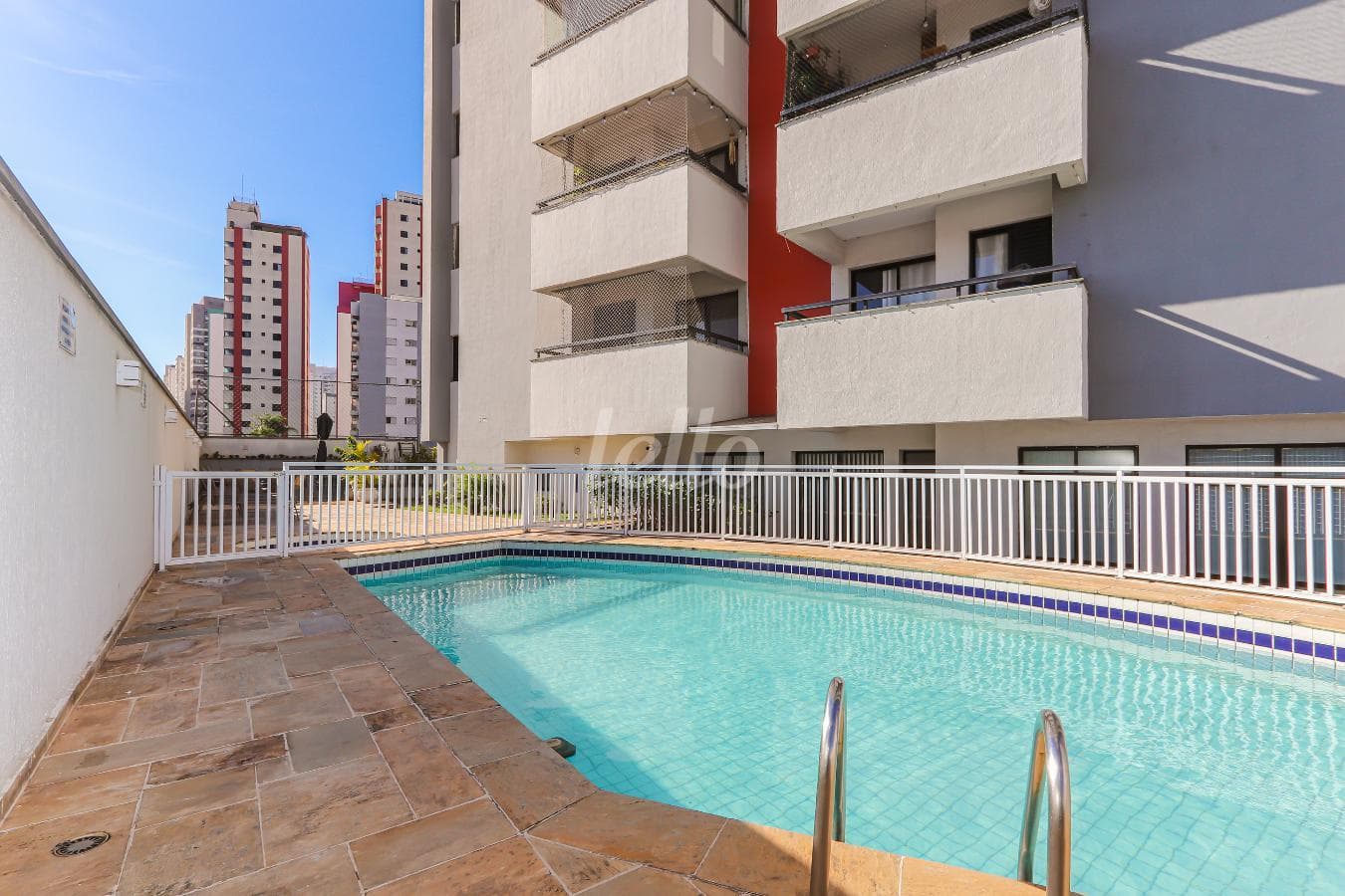 AREA CONDOMINIAL