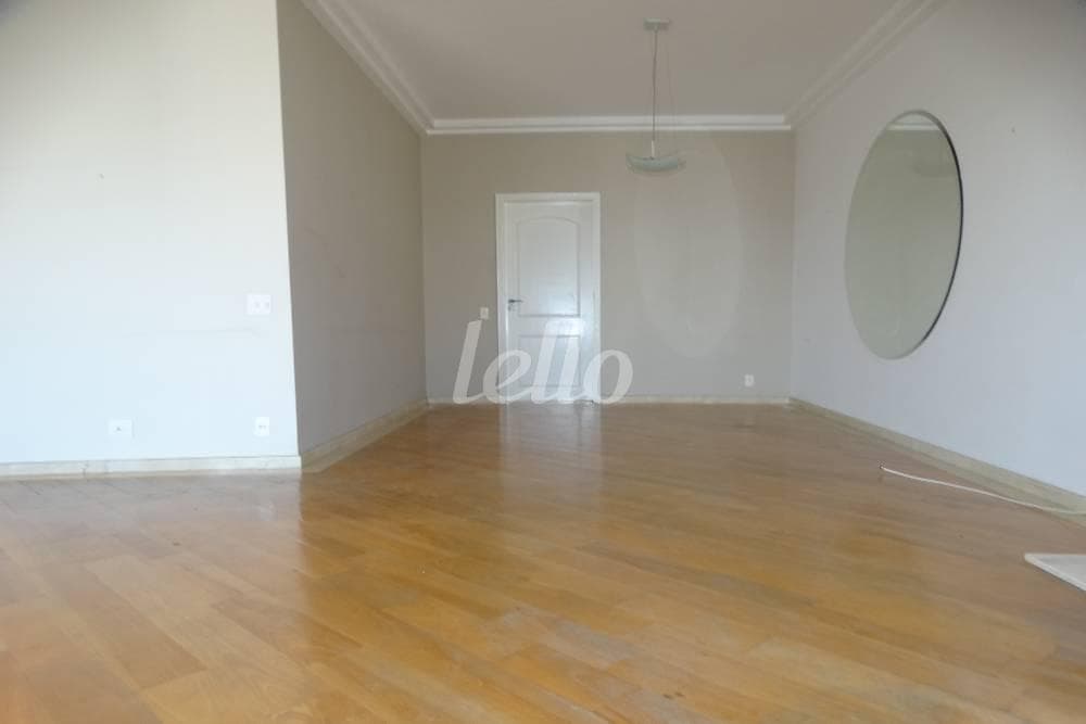 SALA de Apartamento Duplex com 360 m² em Tatuapé - São Paulo