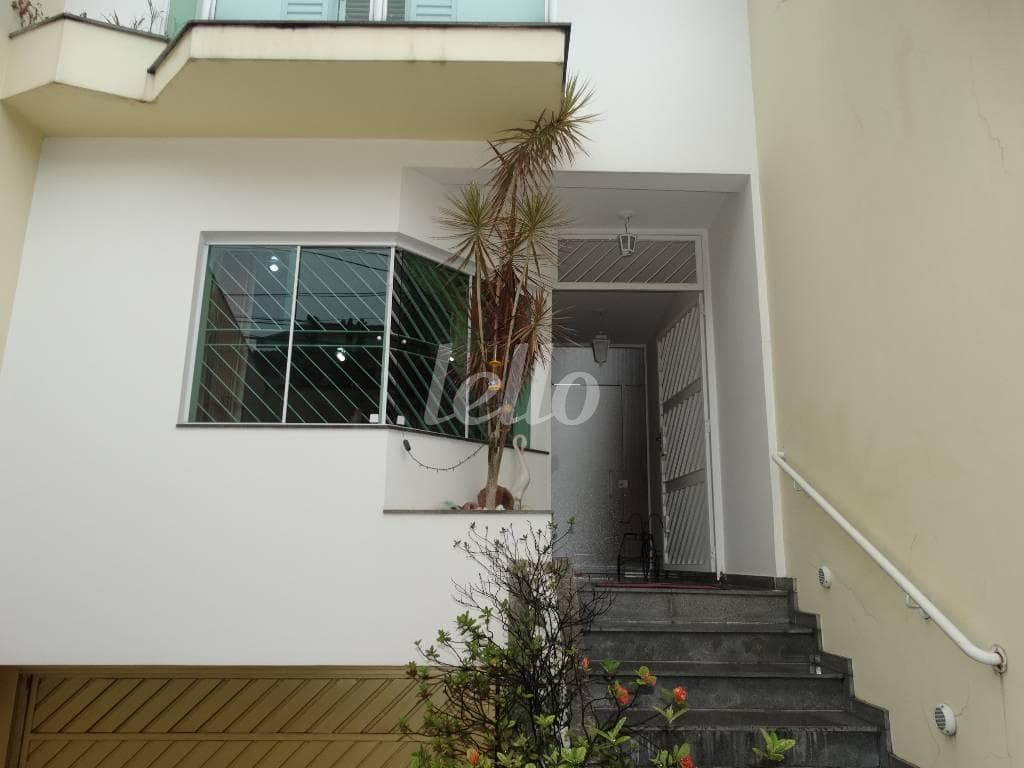 FACHADA de Casa sobrado com 290 m² em Cidade Mãe do Céu - São Paulo