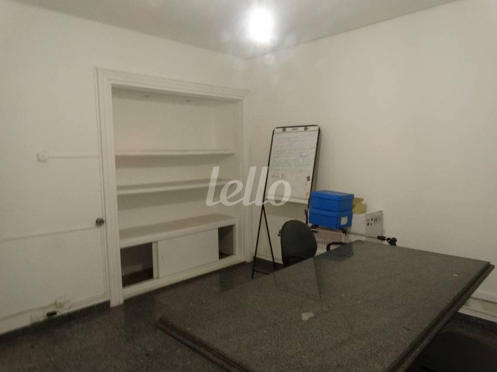 SALA de Sala / Conjunto com 14 m² em Pacaembu - São Paulo
