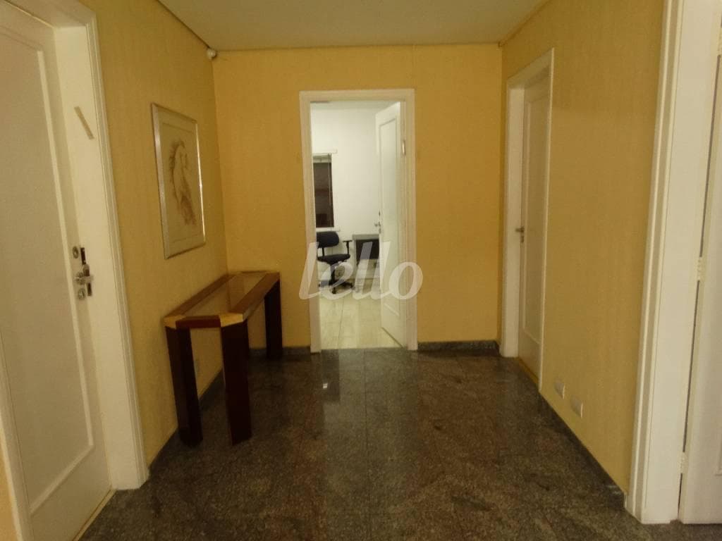 HALL de Sala / Conjunto com 14 m² em Pacaembu - São Paulo