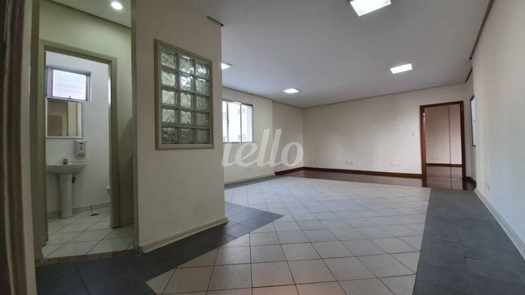 SALA de Prédio Comercial Monousuário com 800 m² em Perdizes - São Paulo