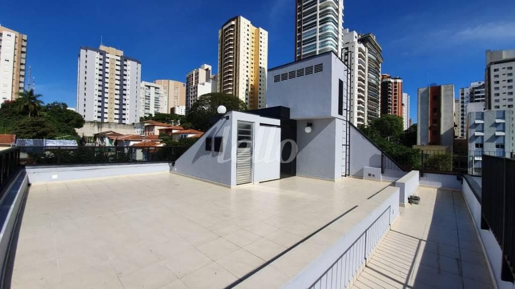 COBERTURA de Prédio Comercial Monousuário com 800 m² em Perdizes - São Paulo