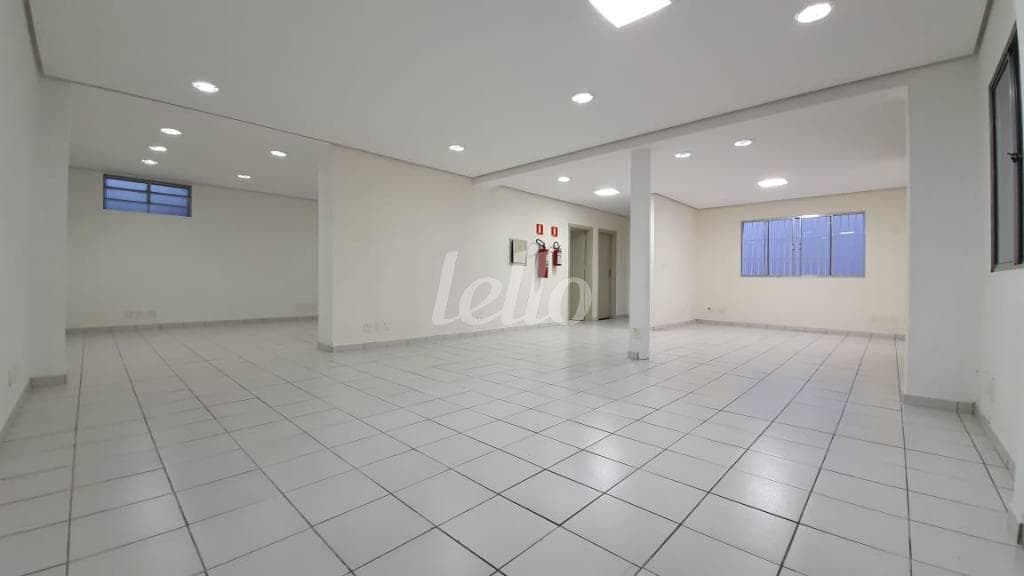 SALA de Prédio Comercial Monousuário com 800 m² em Perdizes - São Paulo