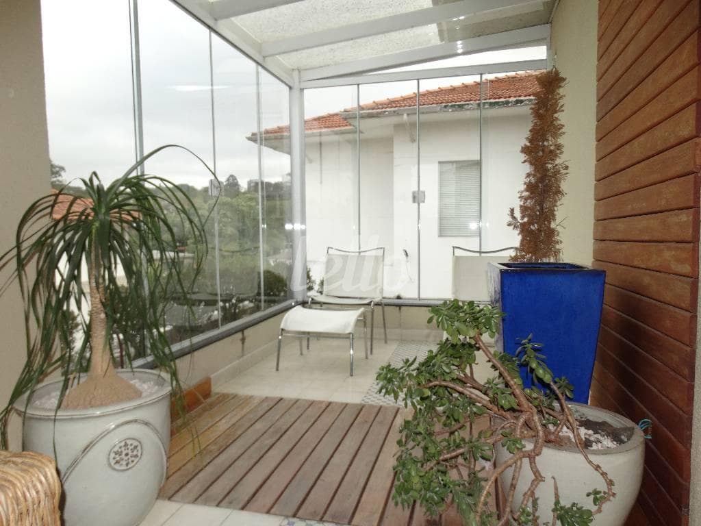 ÁREA DESCANSO de Sala / Conjunto com 25 m² em Pacaembu - São Paulo