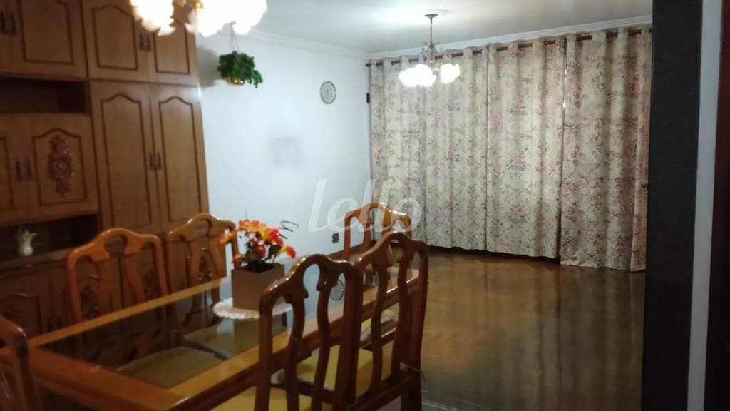 SALA DOIS AMBIENTES de Casa sobrado com 198 m² em Tatuapé - São Paulo
