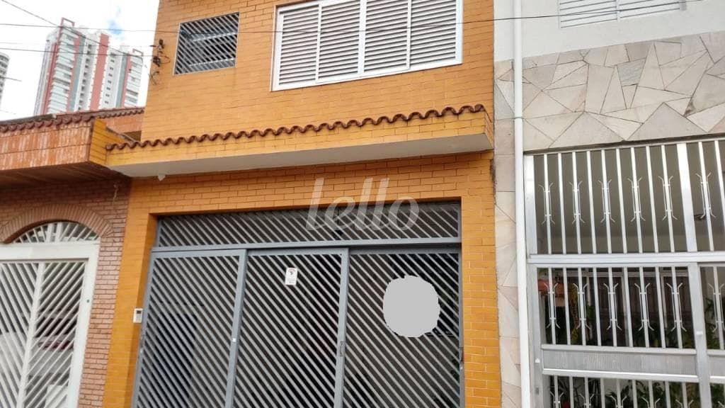 FACHADA de Casa sobrado com 198 m² em Tatuapé - São Paulo