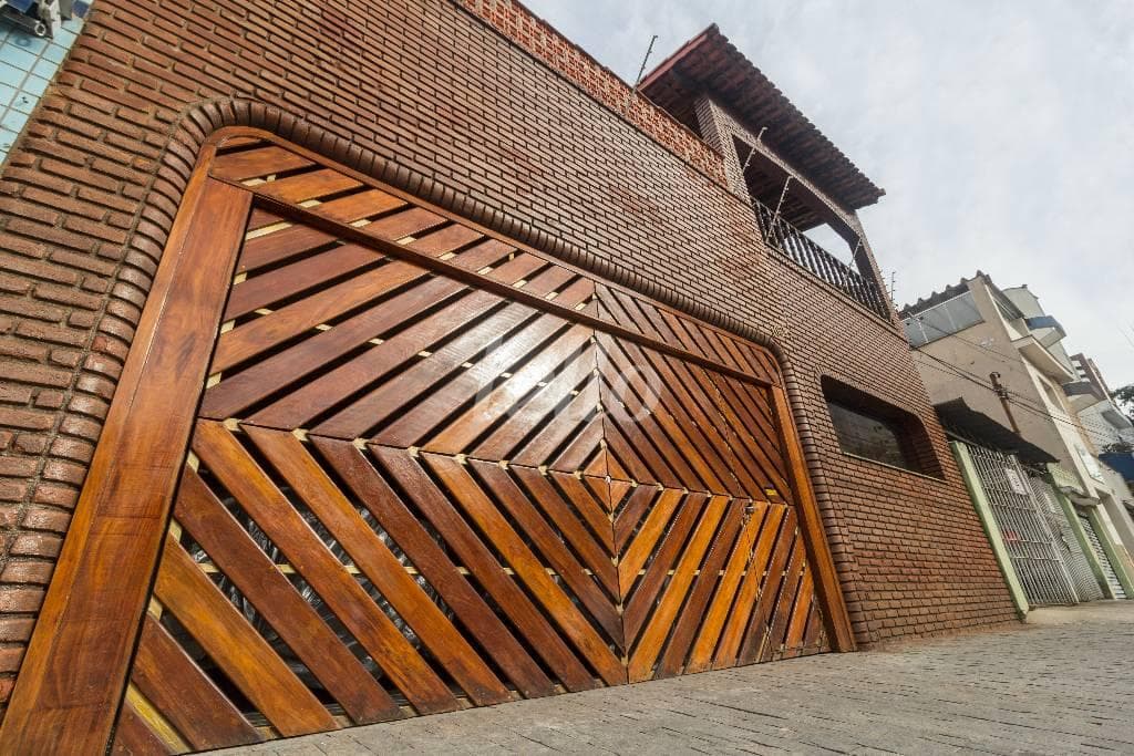 FACHADA de Casa sobrado com 240 m² em Tatuapé - São Paulo
