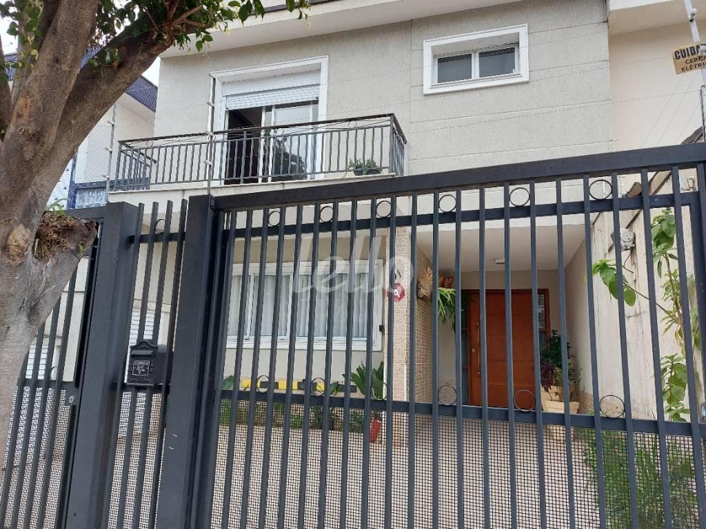 FACHADA de Casa sobrado com 201 m² em Jardim São Paulo(Zona Norte) - São Paulo