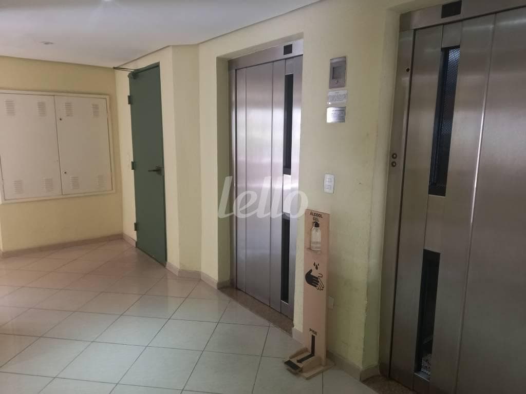HALL DE ELEVADORES
