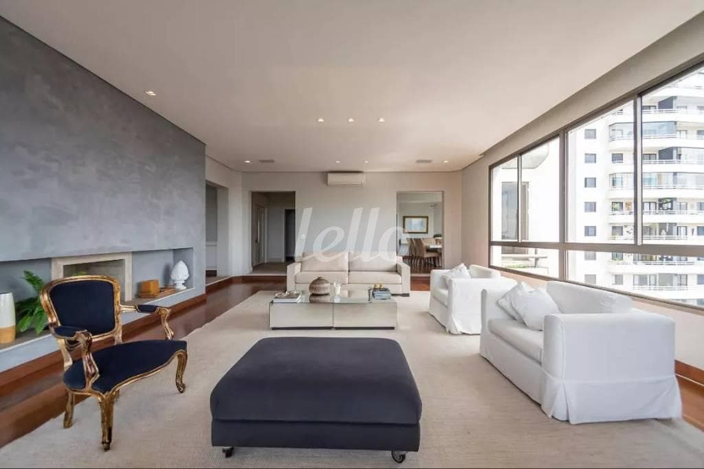 SALA de Apartamento com 450 m² em Vila Suzana - São Paulo
