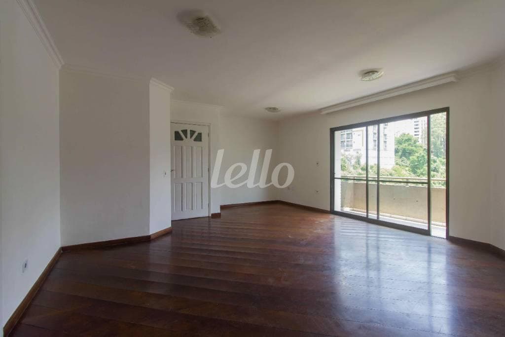 SALA 2 AMBIENTES de Apartamento com 119 m² em Jardim Ampliação - São Paulo