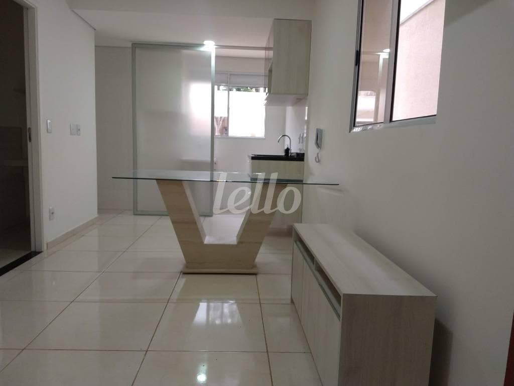 SALA 2 AMBIENTES /COZINHA ABERTA de Apartamento com 35 m² em Cidade Mãe do Céu - São Paulo