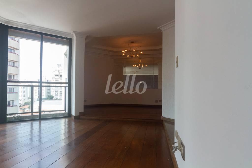 SALA DE ESTAR de Apartamento com 140 m² em Vila Regente Feijó - São Paulo