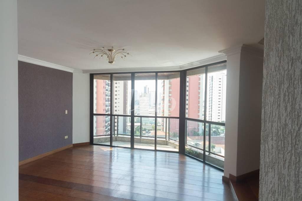 SALA DE ESTAR de Apartamento com 140 m² em Vila Regente Feijó - São Paulo