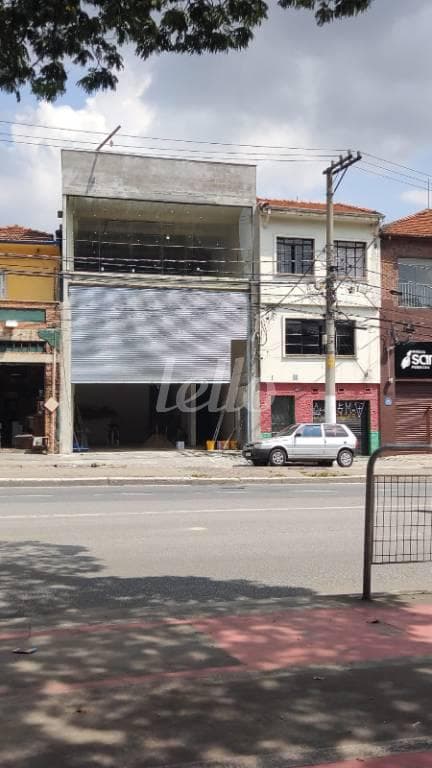 FACHADA de Loja com 900 m² em Água Branca - São Paulo