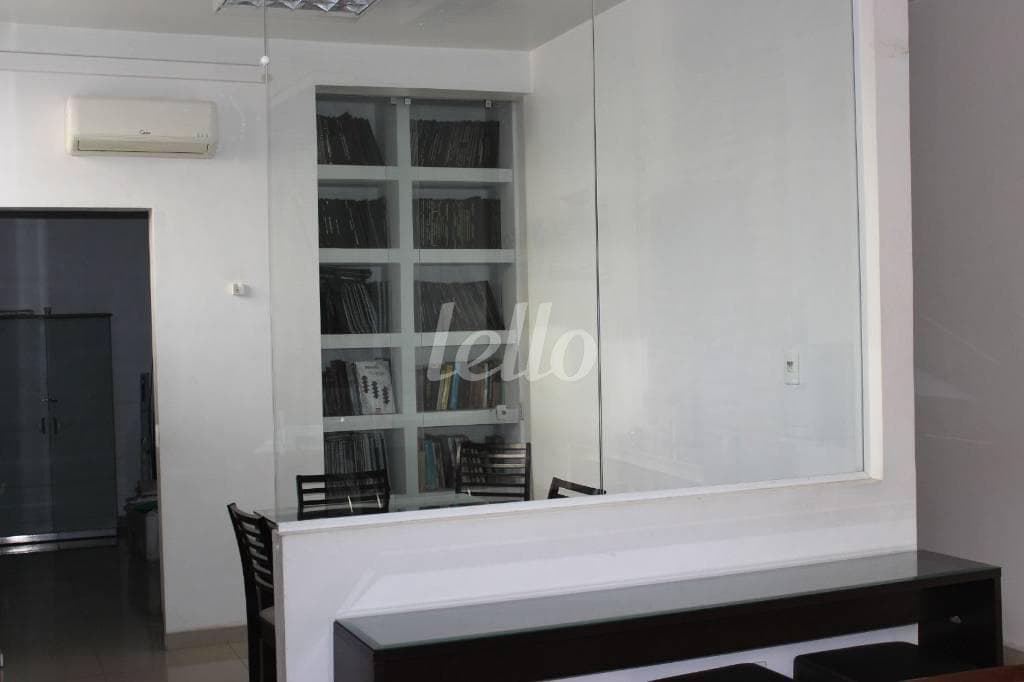 SALA de Prédio Comercial Monousuário com 405 m² em Santana - São Paulo