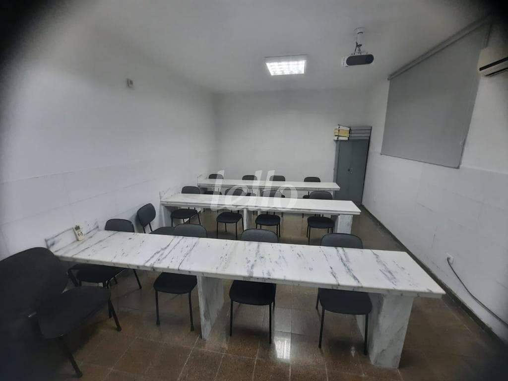 SALA 4 de Prédio Comercial Monousuário com 405 m² em Santana - São Paulo