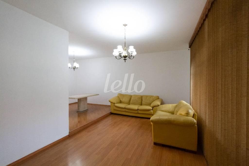 SALA de Casa térrea com 293 m² em Água Rasa - São Paulo