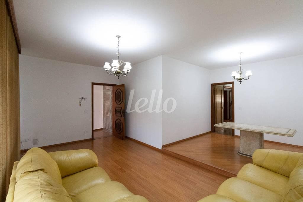 SALA de Casa térrea com 293 m² em Água Rasa - São Paulo