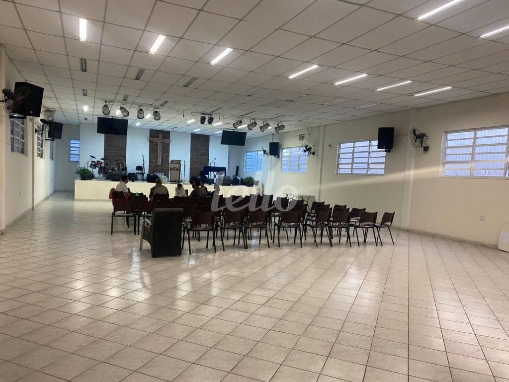 FOTOS (2) de Prédio Comercial Monousuário com 600 m² em Parque Edu Chaves - São Paulo