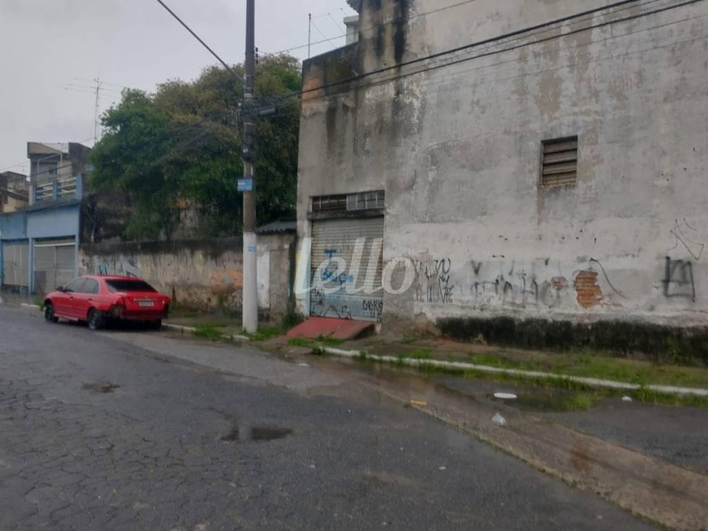 2 de Prédio Comercial Multiusuário com 102 m² em Vila Mesquita - São Paulo