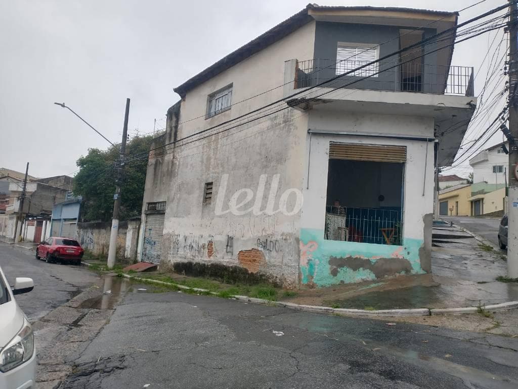 3 de Prédio Comercial Multiusuário com 102 m² em Vila Mesquita - São Paulo