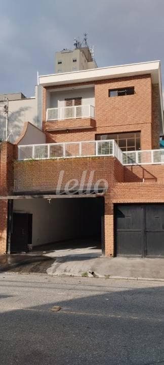 FACHADA de Casa sobrado com 440 m² em Vila Ester (zona Norte) - São Paulo
