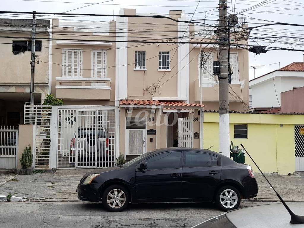 FACHADA de Casa térrea com 300 m² em Vila Deodoro - São Paulo