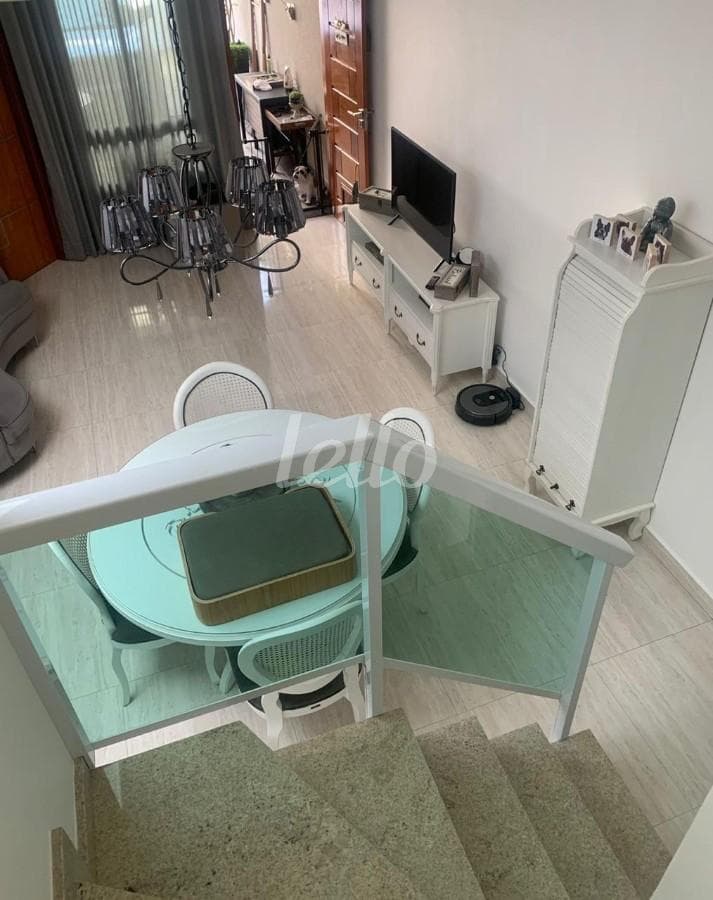SALA DOIS AMBIENTES de Casa sobrado com 100 m² em Santana - São Paulo