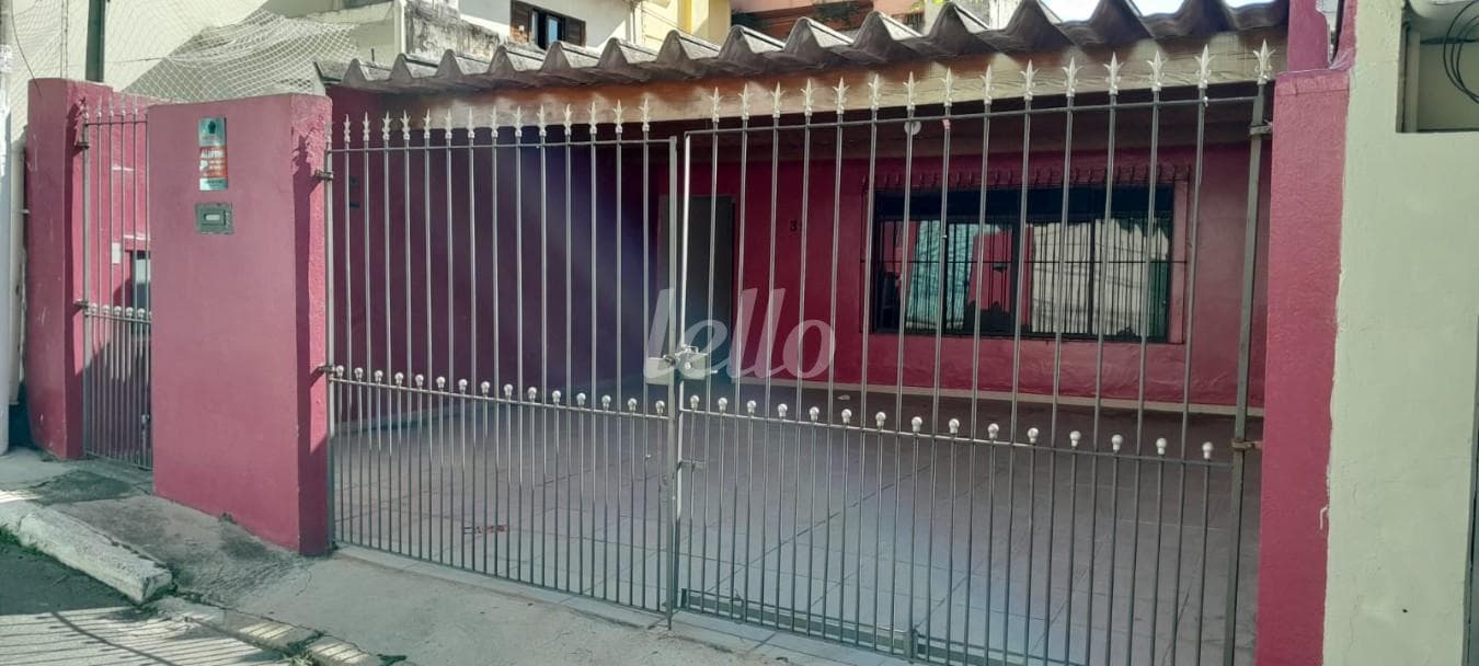 FOTOS (2) de Casa térrea com 159 m² em Chora Menino - São Paulo