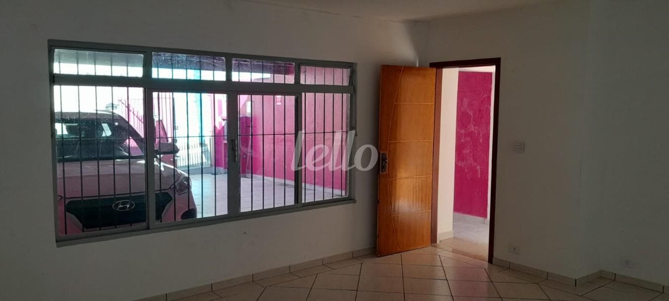 FOTOS (4) de Casa térrea com 159 m² em Chora Menino - São Paulo