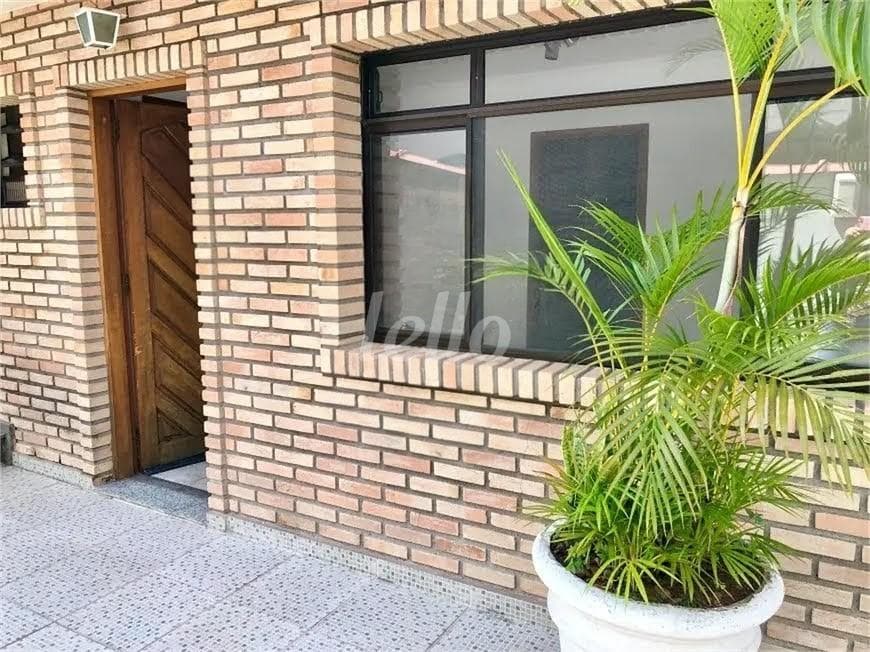 FACHADA de Casa sobrado com 78 m² em Santana - São Paulo
