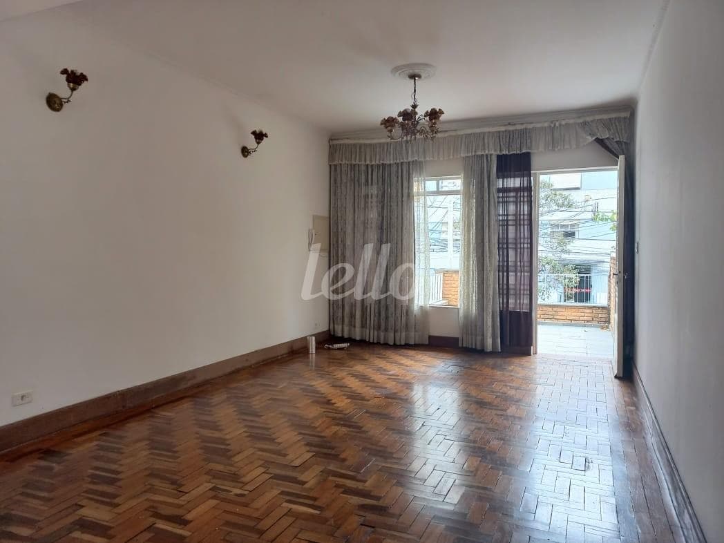 SALA DOIS AMBIENTES de Casa sobrado com 140 m² em Água Fria - São Paulo