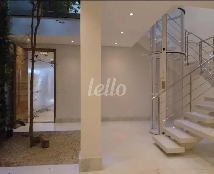 HALL de Casa de vila - sobrado com 360 m² em Santana - São Paulo