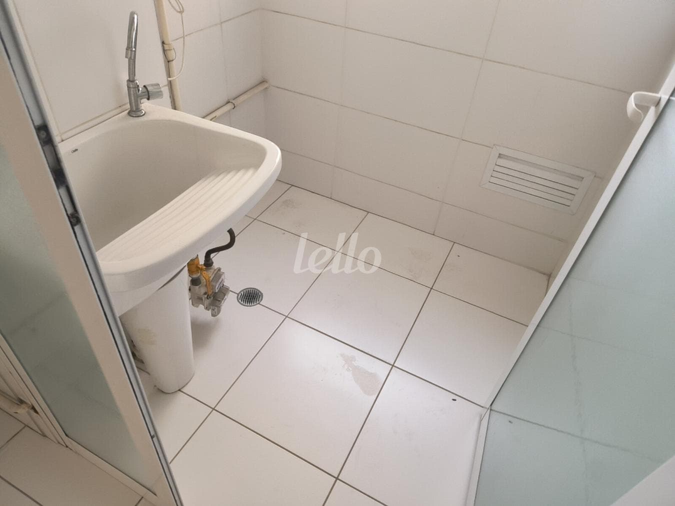2-ÁREA DE SERVIÇO-001.JPG de Apartamento com 60 m² em Belenzinho - São Paulo