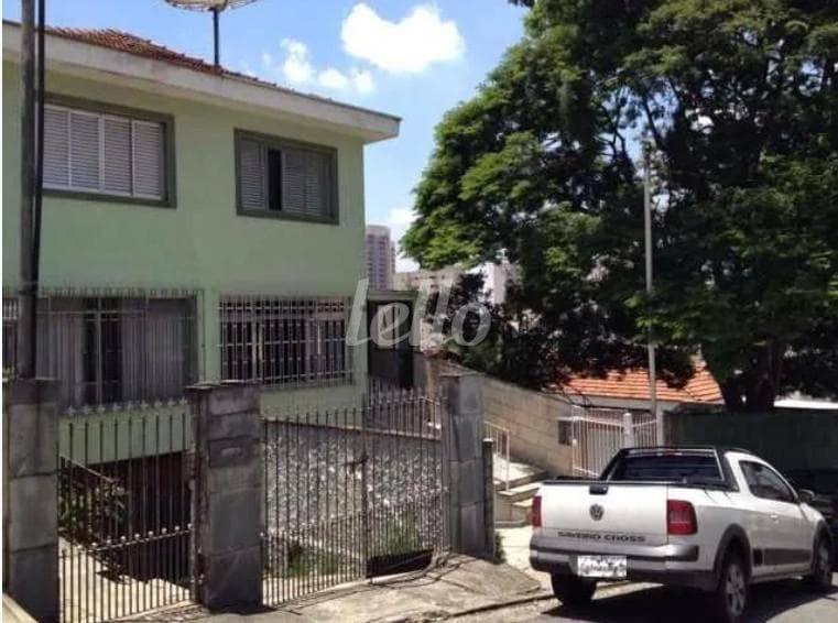 FACHADA de Casa sobrado com 175 m² em Santana - São Paulo