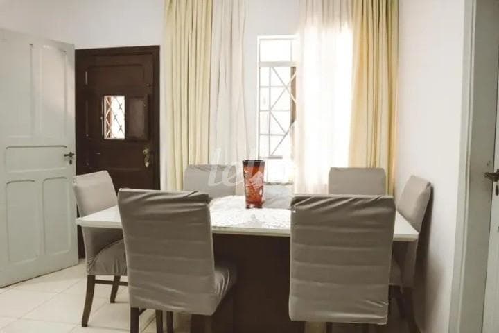 SALA de Casa térrea com 220 m² em Santa Teresinha - São Paulo