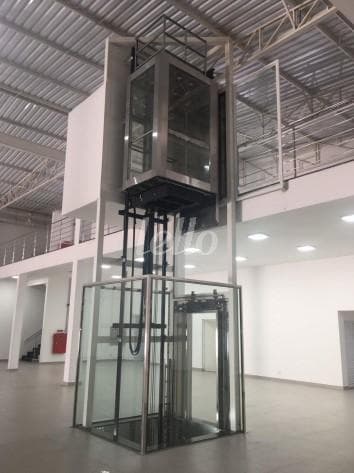 ELEVADOR PANORAMICO de Galpão/Armazém com 910 m² em Penha de França - São Paulo