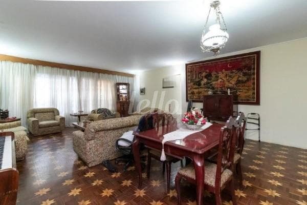 SALA de Casa térrea com 360 m² em Santa Teresinha - São Paulo
