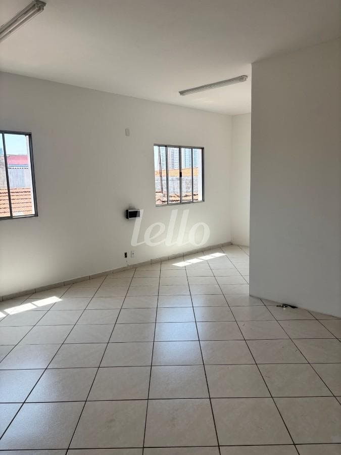 SALA de Sobreloja Mall com 55 m² em Água Rasa - São Paulo