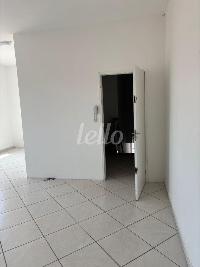 SALA de Sobreloja Mall com 55 m² em Água Rasa - São Paulo