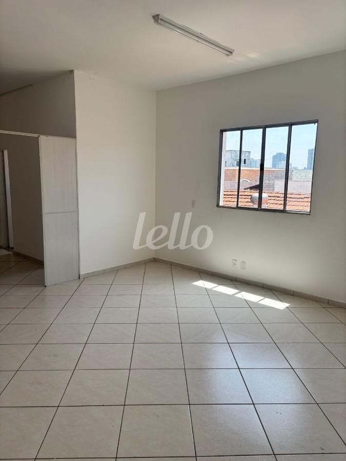 SALA de Sobreloja Mall com 55 m² em Água Rasa - São Paulo