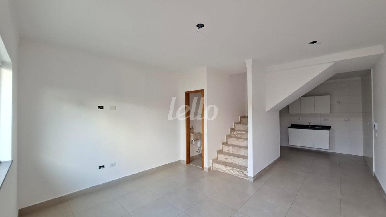 SALA 2 AMBIENTES de Casa em condomínio - sobrado com 70 m² em Santa Teresinha - São Paulo
